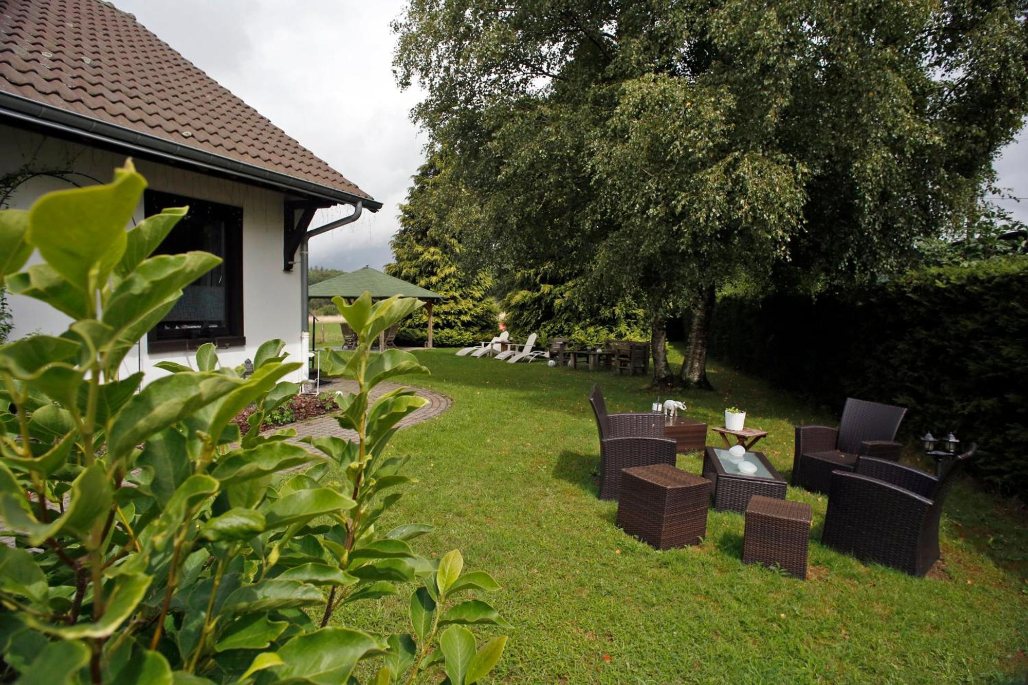 B&B Au Coq En Pate Jalhay Exterior photo